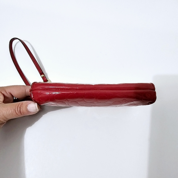 COACH PATENT LEATHER SIGNATURE WRISTLET - Picture 6 of 15